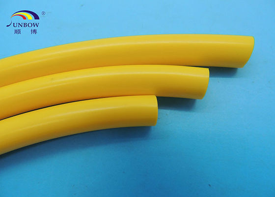 中国 プラスチック ワイヤー絶縁材の保護ワイヤー馬具のための適用範囲が広いポリ塩化ビニールの管 サプライヤー